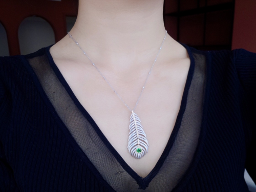 LuxeJewels™ –- 925 Silver Brushed Feather Pendant Necklace